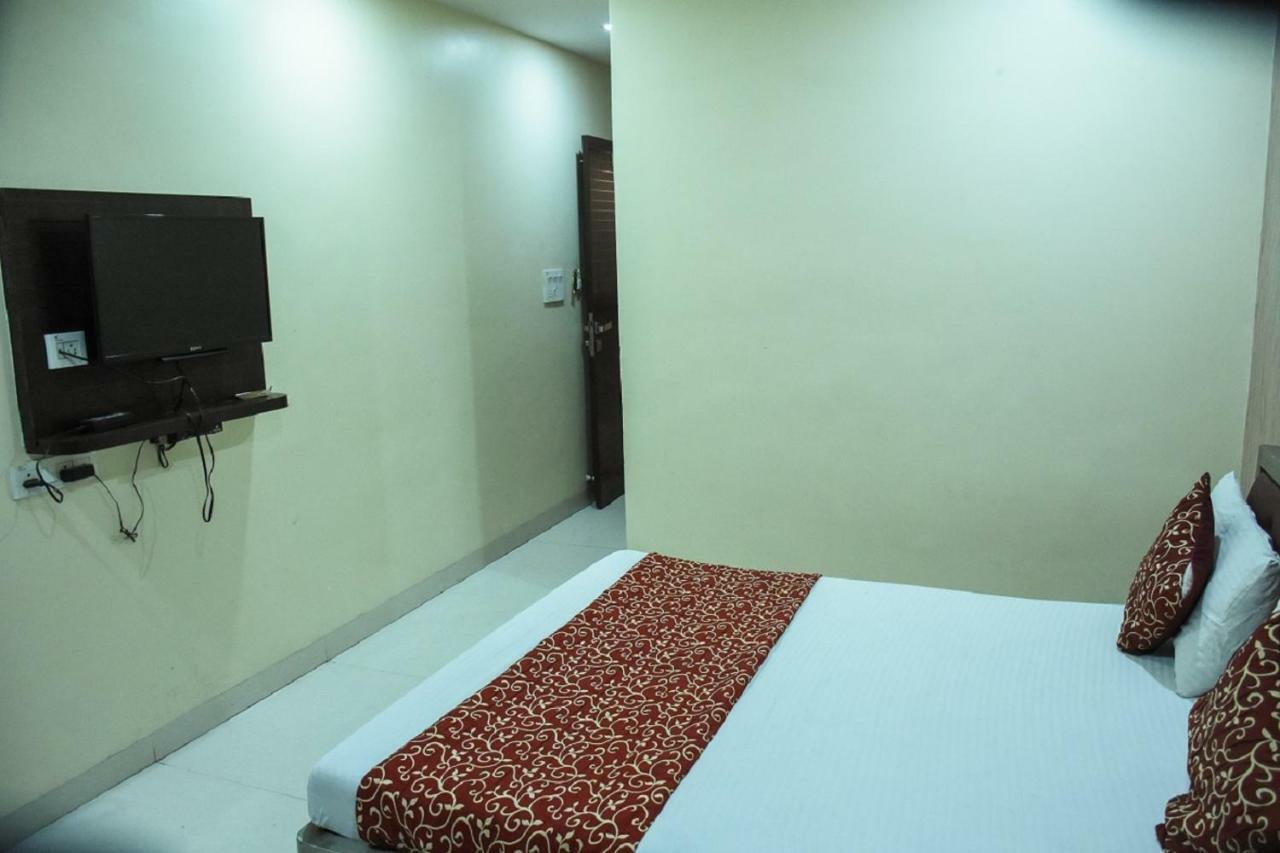 Hotel Dilip Indore Exterior foto