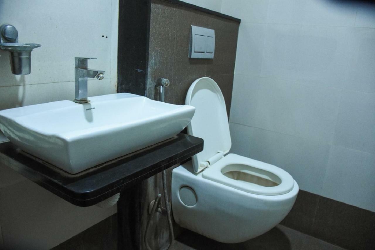 Hotel Dilip Indore Exterior foto